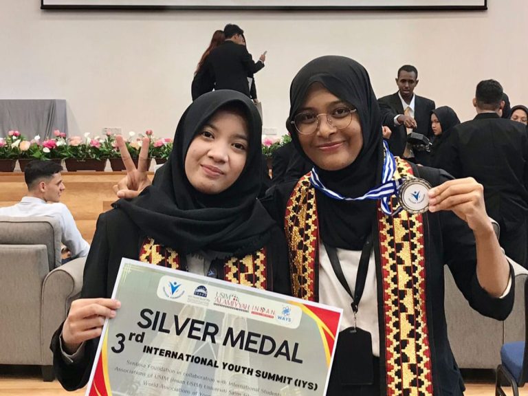 Mahasiswi Unila Raih Medali Perak pada Ajang Esai Internasional Malaysia