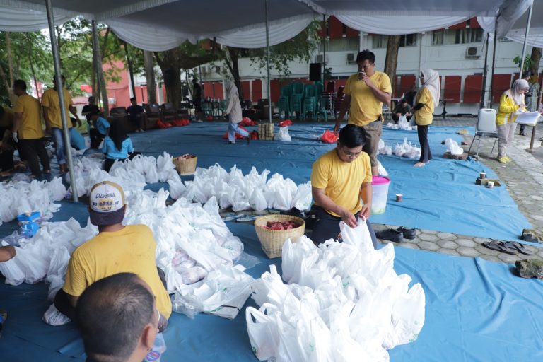 Unila Gelar Pemotongan Hewan Kurban dan Bagikan 2.965 Kupon