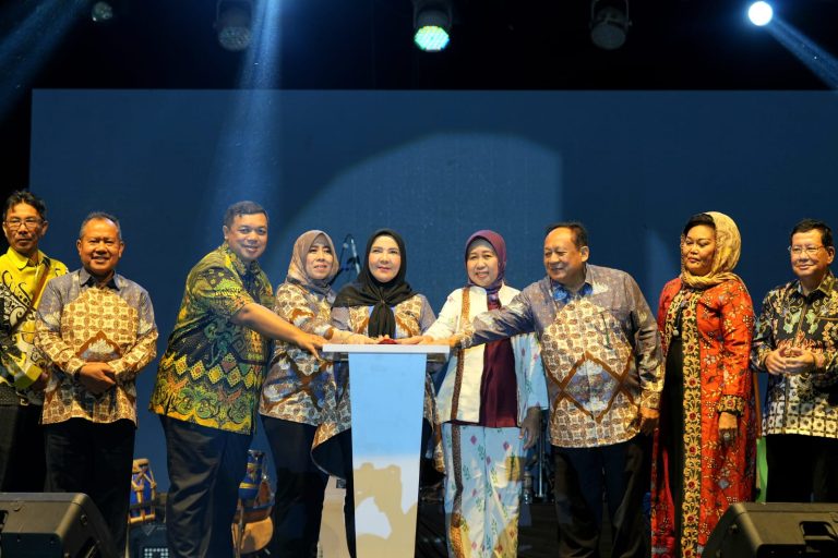 Rektor Hadiri Malam Penutupan Lampung Expo