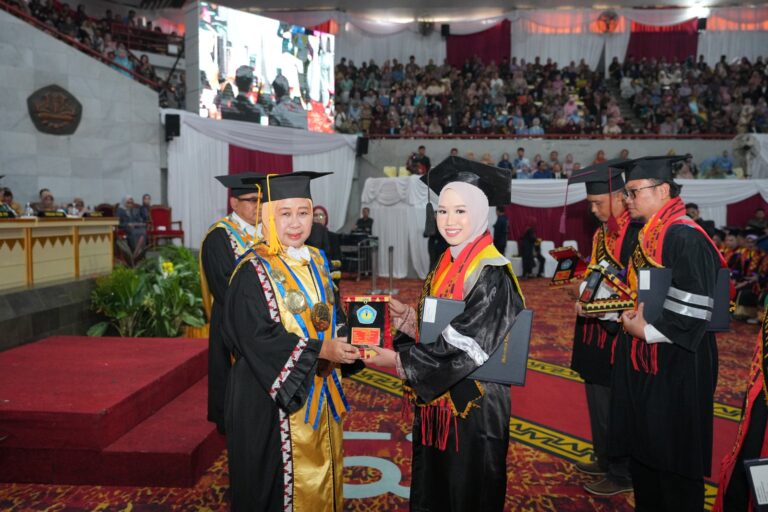 Unila Gelar Wisuda Periode VII 2024/2025 dengan 1.089 Lulusan