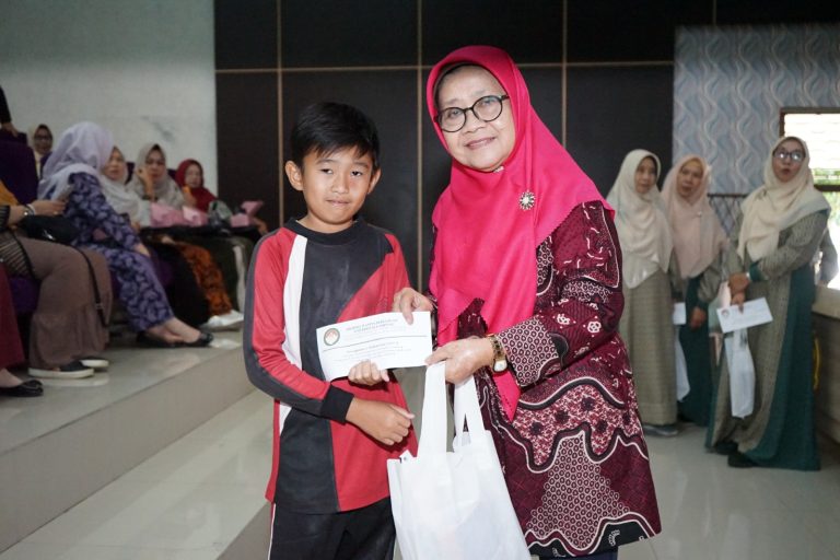 DWP Unila Santuni Anak Yatim Keluarga Unila Peringati 1 Muharam 1447 H