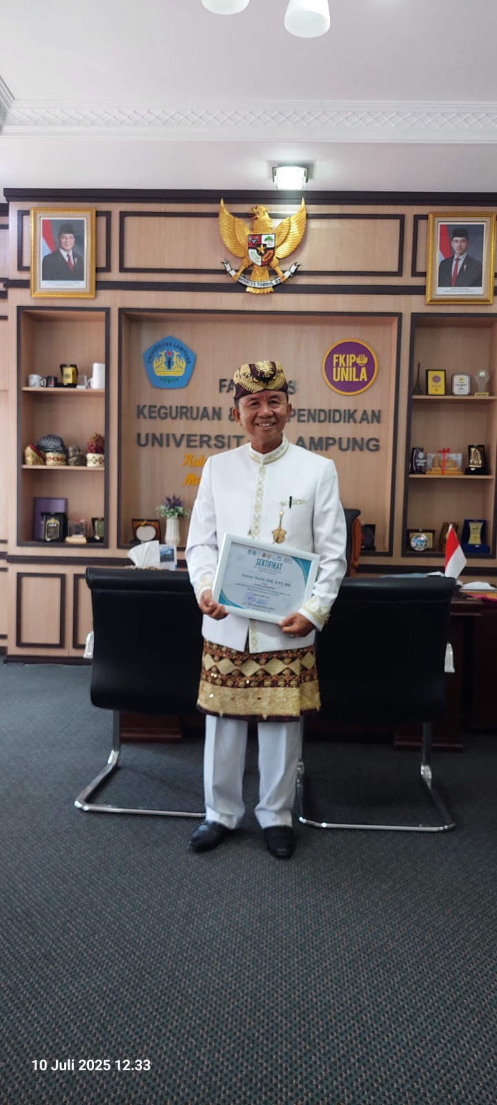 MPBKL Unila Libatkan Tokoh Adat sebagai Penguji Tesis, Perkuat Kolaborasi Akademik dan Budaya Lokal