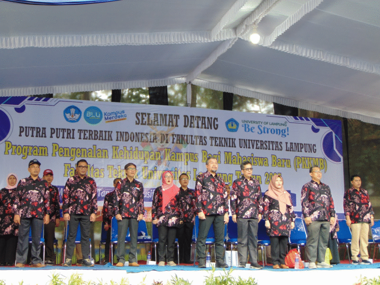 PKKMB Fakultas Teknik Unila 2025 Ditutup Meriah dengan Papermob 1.088 Mahasiswa Baru
