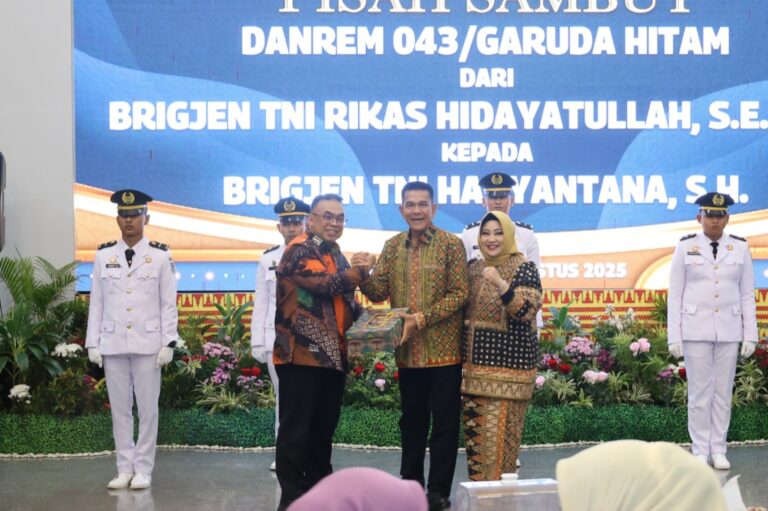 Wakil Rektor Unila Hadiri Pisah Sambut Danrem