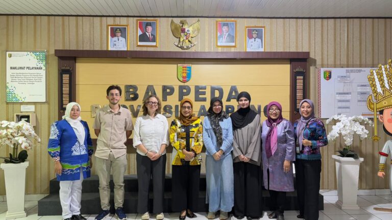 Dua Student Exchange Unila Asal ENTPE-Prancis Paparan Hasil Riset di Bappeda Lampung