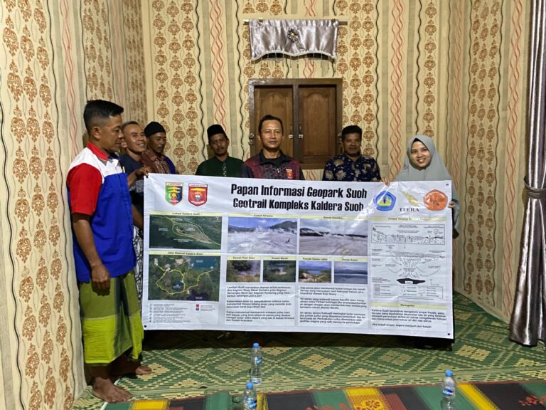 Dosen Teknik Geologi dan Teknik Geofisika UNILA Lakukan Pengabdian di Suoh: Penguatan Kapasitas Masyarakat dalam Pengelolaan Geowisata Berbasis Mitigasi Geohazard
