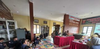 Tim Unila Terapkan Pengendalian Penyakit Anggrek Alam di Kebun Raya Liwa