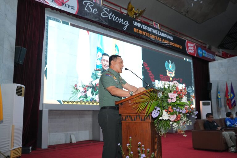 Brigjen TNI Haryantana Gema Semangat Bela Negara di PKKMB Unila 2025