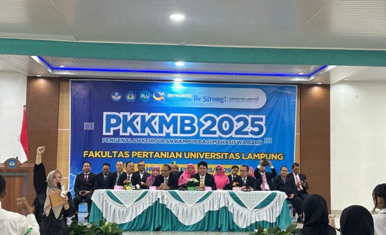 Tanamkan Budaya Akademik Melalui PKKMB FP Unila