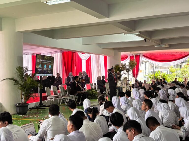 FEB Unila Gelar PKKMB, Ajak 1056 Mahasiswa Baru Bersikap Adaptif dan Visioner