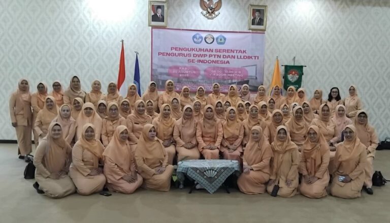 DWP Unila Mengikuti Pengukuhan Serentak Pengurus DWP PTN dan LLDIKTI se-Indonesia