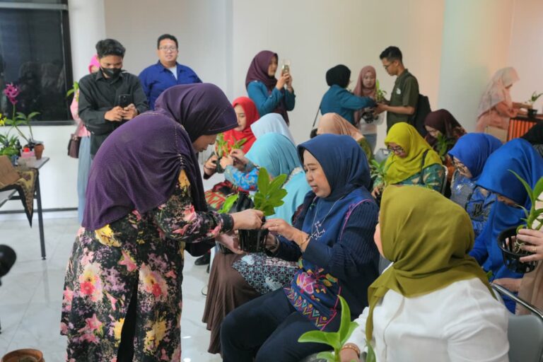 Unila Sukses Gelar Workshop Budidaya Anggrek