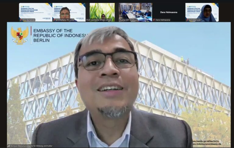 Unila Perkuat Kolaborasi Global Lewat Webinar Strategis