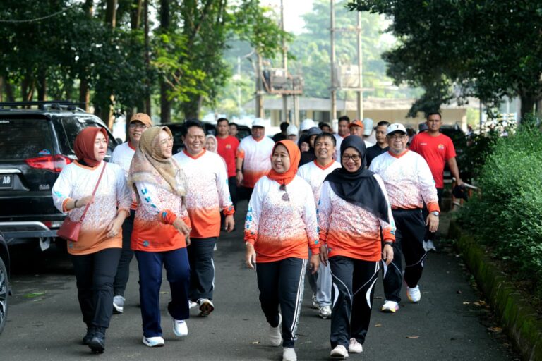 Rektor Hadiri Jalan Sehat FISIP Dies Natalis ke-39