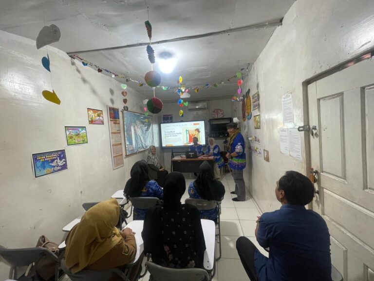 Tim PKM Gali Kearifan Lokal dalam Digitalisasi Tata Busana Ke-Lampungan