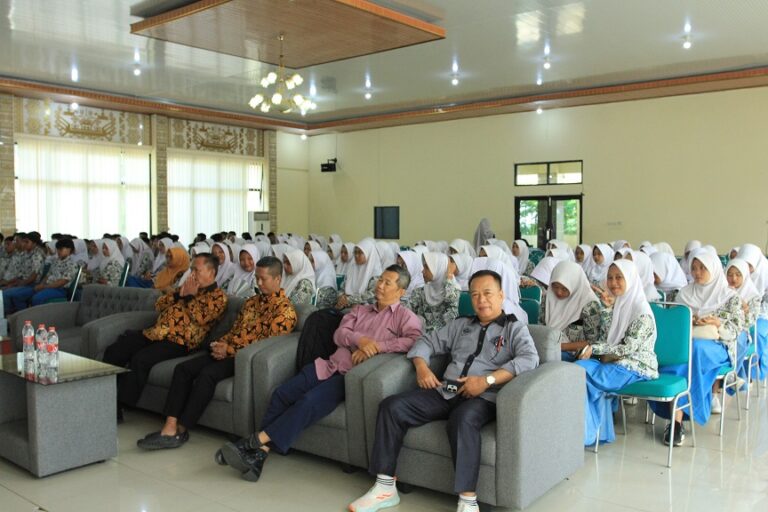 MAN 1 Metro Kunjungan Studi Ilmiah ke Unila