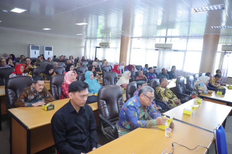 Unila Gelar Pelepasan Dosen dan Tendik Purnabakti