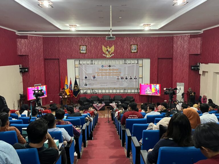 Semnasl FH Bahas Integritas Penyelenggara Pemilu dan Masa Depan Demokrasi Indonesia