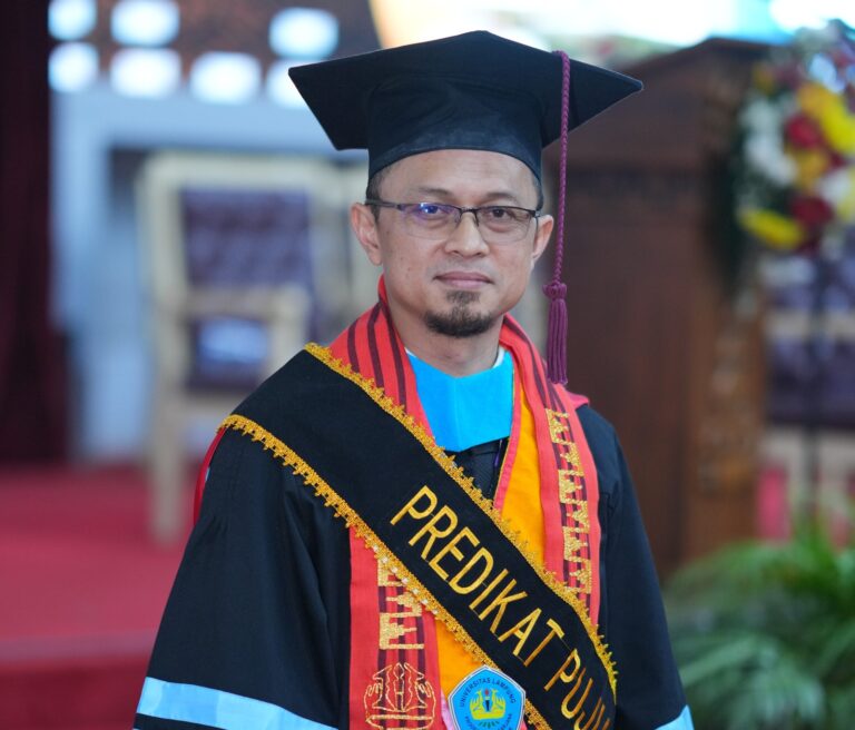 Dodi Yudo Setyawan Menjadi Wisudawan Terbaik Program Doktor Unila