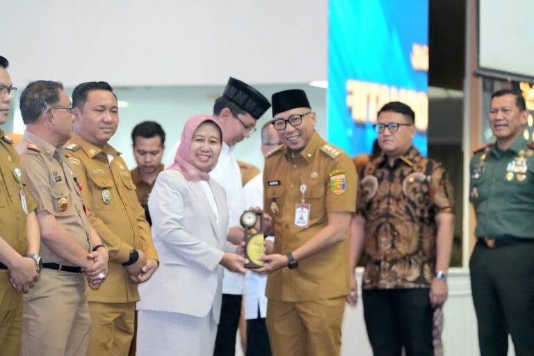 Unila Kembali Raih Predikat Perguruan Tinggi Informatif KI Lampung