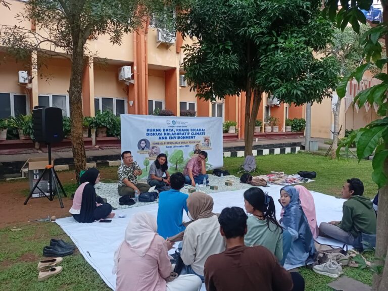 Kombaca Perpustakaan Unila bersama Pojok FISIP Gelar Lapak Baca dan Diskusi Terbuka