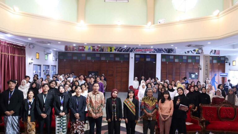 AIESEC in Unila dan UTI Hadirkan Pertukaran Budaya dalam YFK Vol III