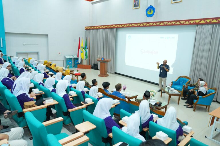 Unila Terima Kunjungan Akademik Siswa MAN 1 Lamsel