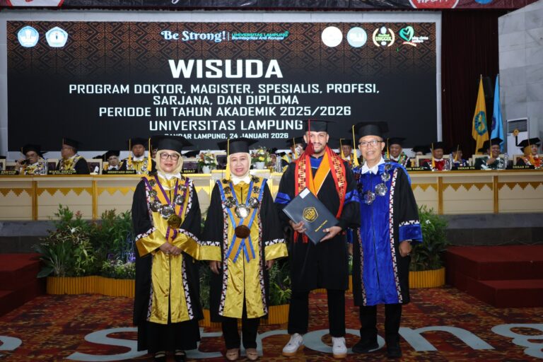 Mahasiswa Asal Palestina Yahia K.I. Taha Resmi Lulus Magister Teknik Mesin Unila