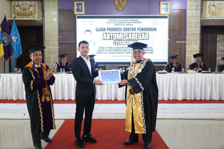 Antomi Saregar Raih Gelar Doktor dengan Penelitian Model PINTAR-Bencana Berbasis Inquiry