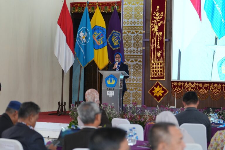 FKIP Gelar Wicara Guru Besar Dies Natalis ke-58