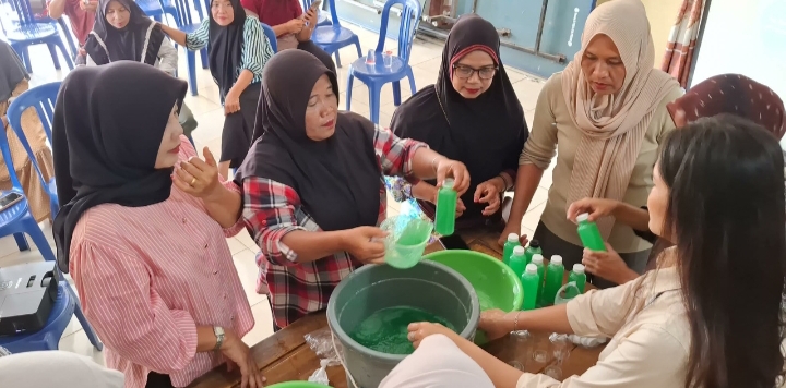 Mahasiswa KKN Hadirkan Pesapir Tekan Pengeluaran Rumah Tangga
