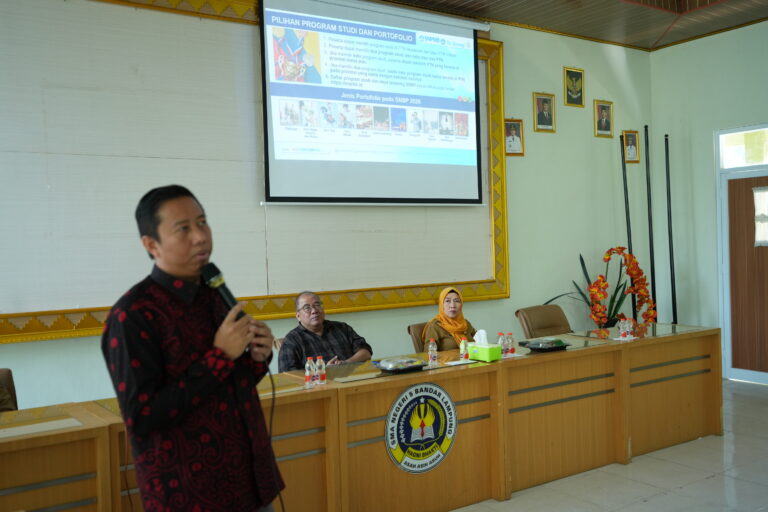 Unila Sosialisasikan PMB Tahun 2026 di SMA Negeri 5 Bandar Lampung