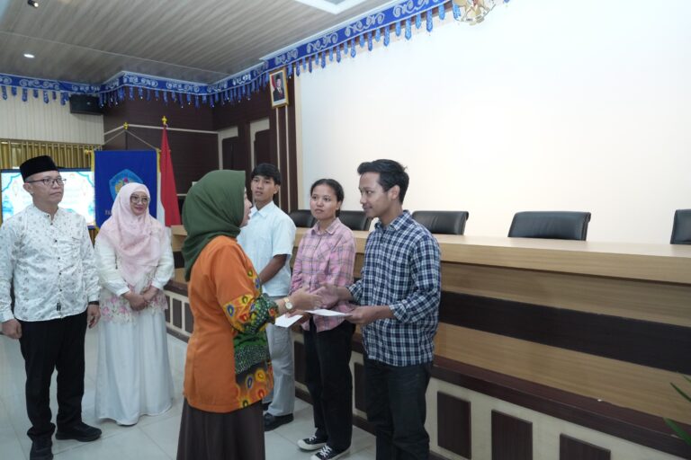 DWP Fakultas Teknik Unila Gelar Pembagian Bantuan Sosial Ramadan 1447 H