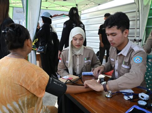 COMMUNICARE Bangun Empati dan Kepedulian Sosial Melalui Aksi Berbagi Ramadan
