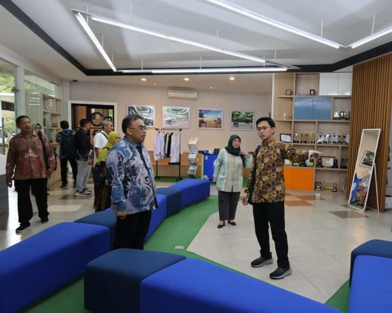 Unila Pelajari Strategi Humas, Layanan Informasi, dan Implementasi Kerja Sama di IPB