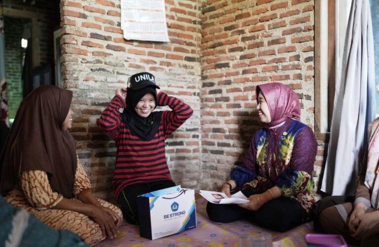 Rektor Unila Kunjungi Tiga Calon Mahasiswa KIP Kuliah,  Pastikan Dukungan Pendidikan Berjalan Baik