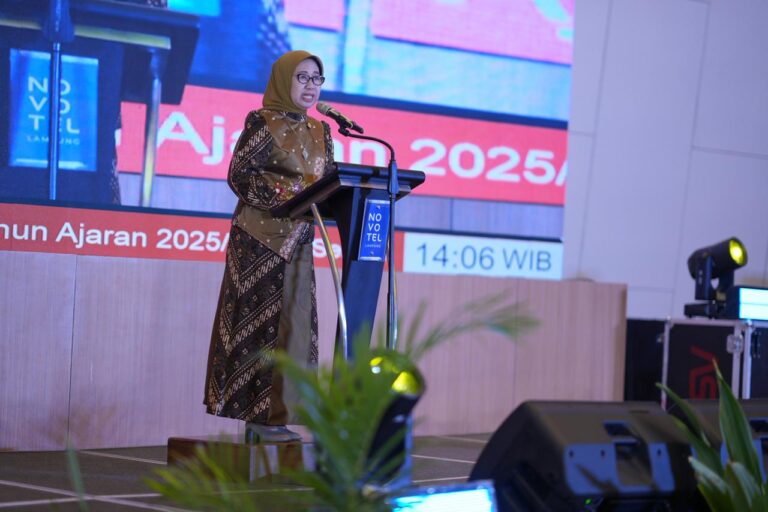 Rektor Hadiri Pelepasan Siswa SMA YP Unila TA 2025/2026