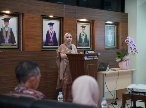 Teliti Pengelolaan Sampah, Winda Trijayanthi Utama Resmi Sandang Gelar Doktor