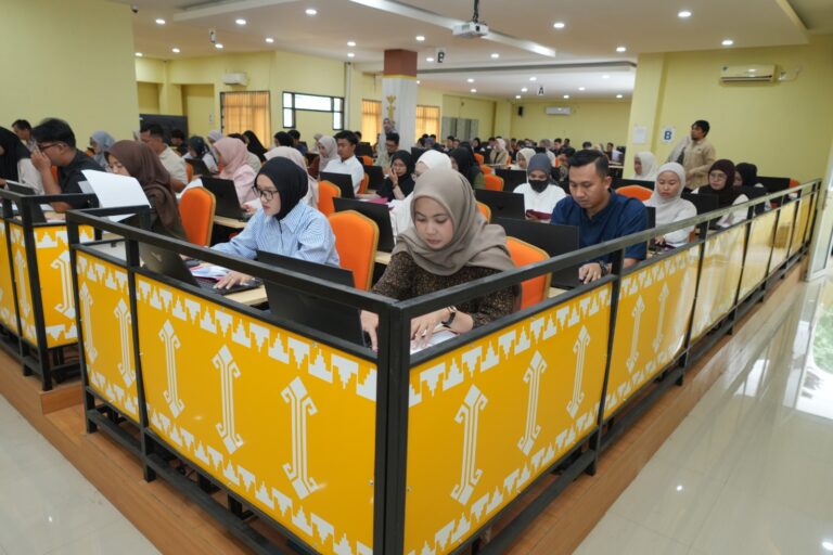 Unila Gelar Seleksi Pascasarjana 2026/2027, Gubernur dan Wakil Gubernur Lampung Kompak Mendaftar