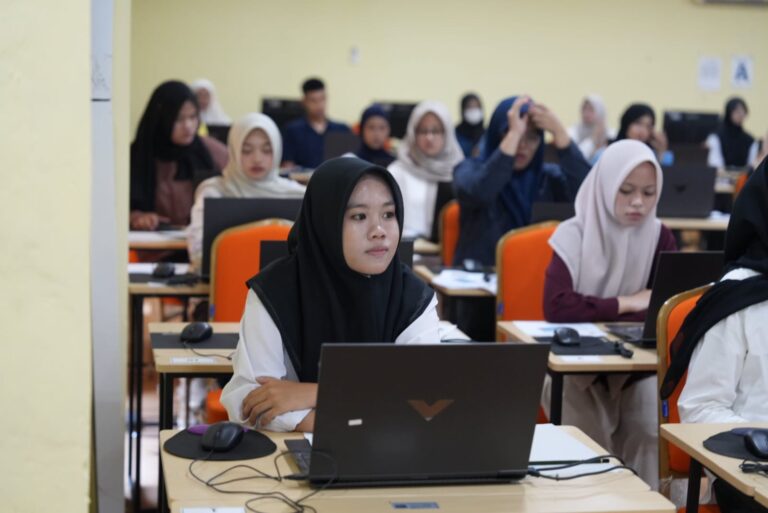 UTBK-SNBT 2026 di Unila Resmi Dimulai, Hari Pertama Berjalan Tertib dan Kondusif