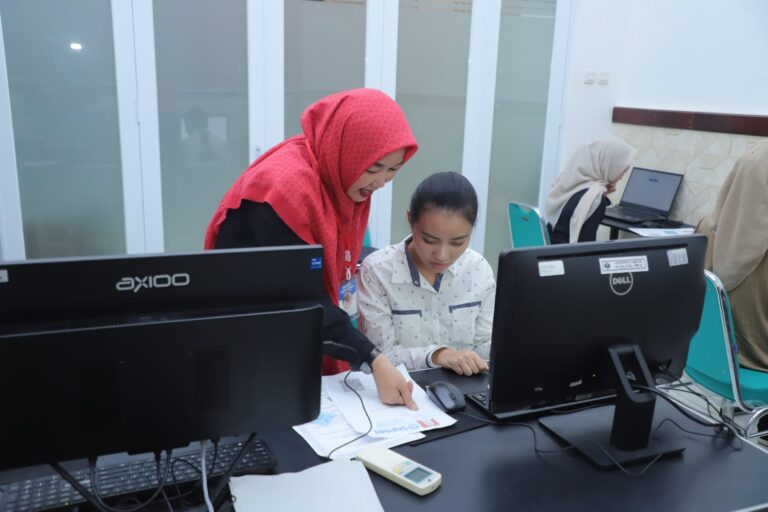 Tim Teknisi Pastikan Kelancaran UTBK SNBT Melalui Sistem Terintegrasi dan Pengawasan Ketat