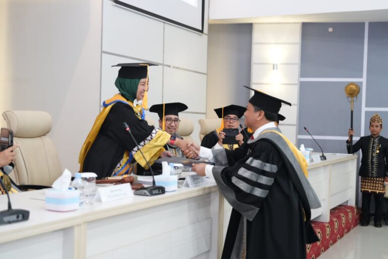 FEB Gelar Ujian Terbuka Sidang Promosi Doktor Budiyono