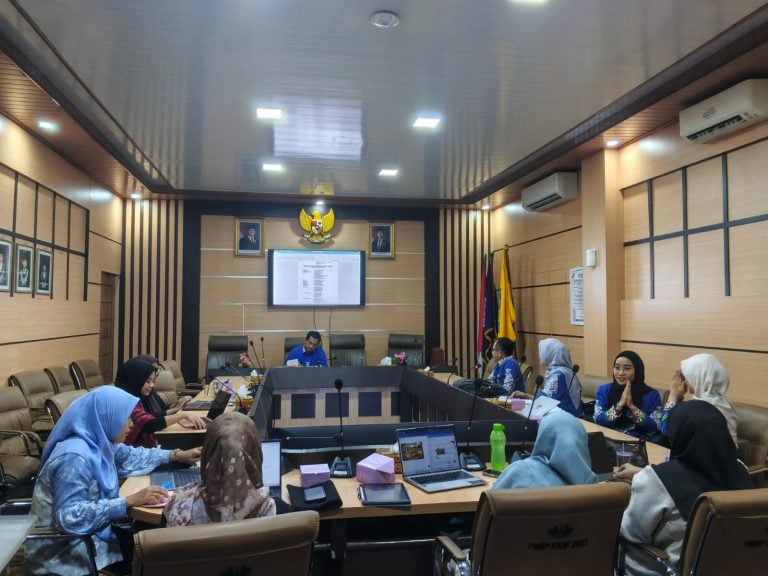 Dekan FKIP Unila Pimpin Rapat Intensif Persiapan ICOPE 2026