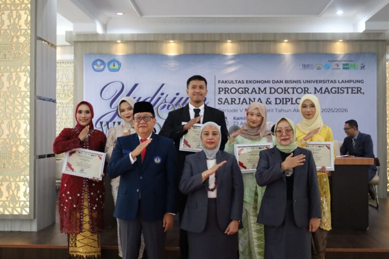 FEB Unila Luluskan 63 Mahasiswa pada Yudisium Periode V April 2026