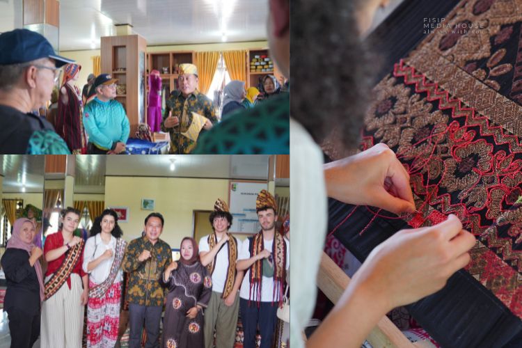 FISIP jadi Peserta BKS PTN Barat Sambangi Sentra Tapis Negeri Katon, Kenalkan Kain Khas Lampung