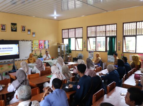 Pustakawan Gandeng Mahasiswa Turun ke Sekolah Gelar Literasi Bergerak