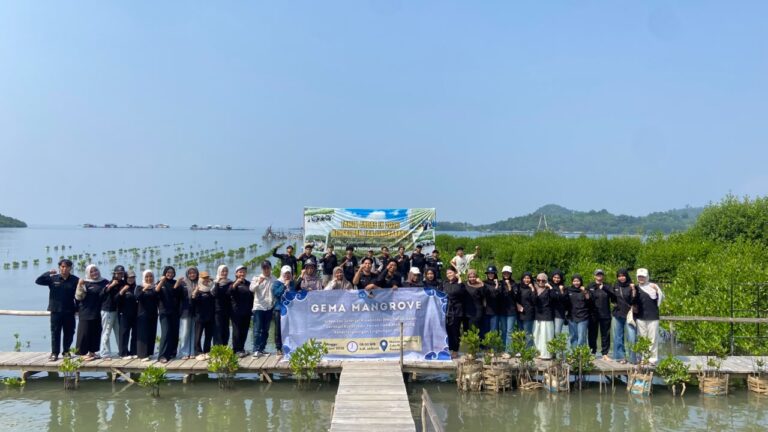 Jurusan Ilmu Tanah Unila Gelar Seminar dan Aksi Tanam Mangrove