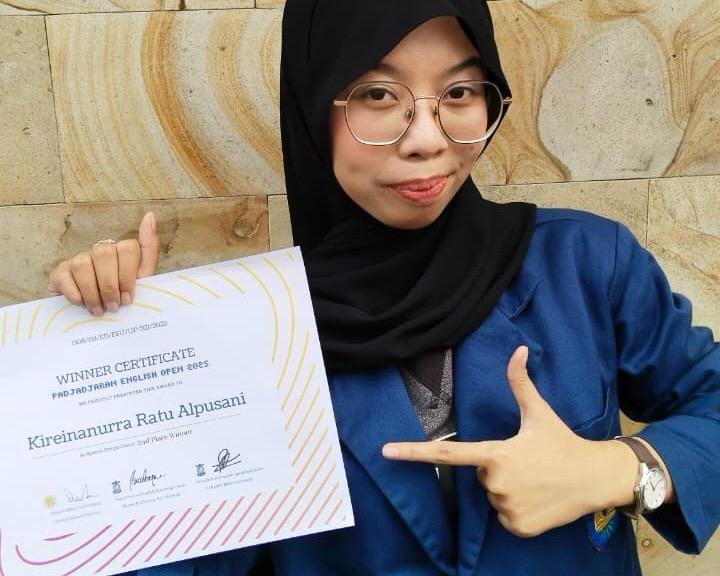 Kireinanurra Juara II Speech Competition Padjadjaran English Open