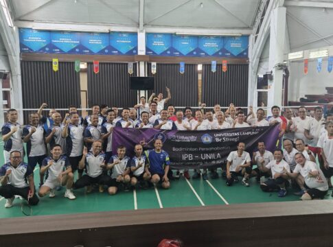 Unila dan IPB Rajut Sinergi Lintas Perguruan Tinggi Melalui Laga Persahabatan Bulu Tangkis