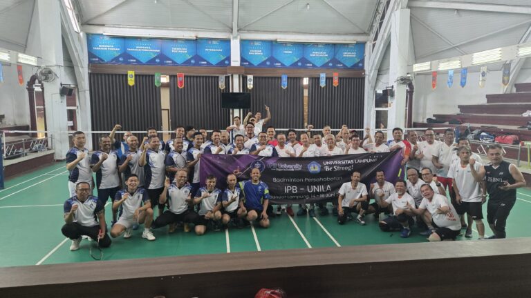 Unila dan IPB Rajut Sinergi Lintas Perguruan Tinggi Melalui Laga Persahabatan Bulu Tangkis